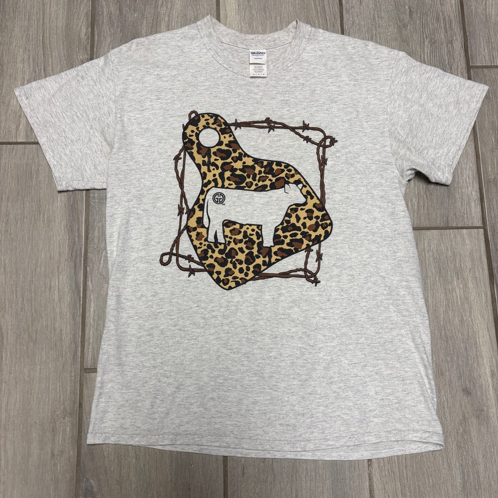 Girlie Girl Originals Cow Graphic T-Shirt – Light Grey – Size Medium